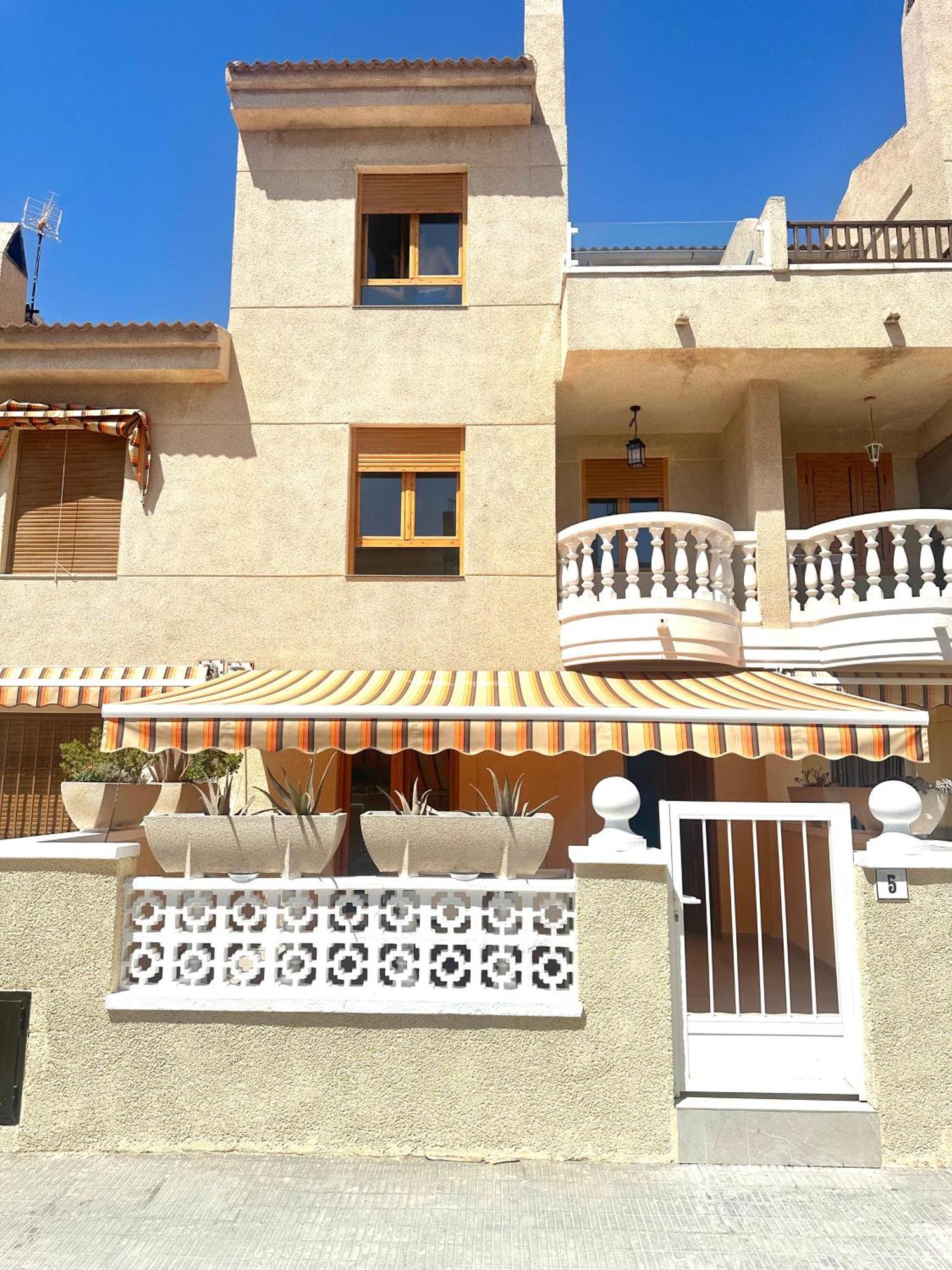 Under The Spanish Sun - House On The Hébergement de vacances